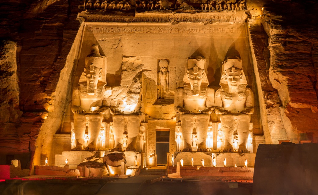 زيارة الملك أحمد فؤاد الثاني لمعبد رمسيس الثاني