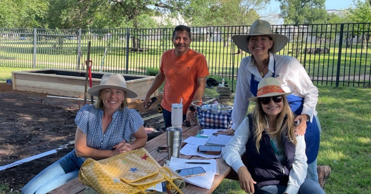 阿哈萨城市美化志愿项目吸引200名学生参与