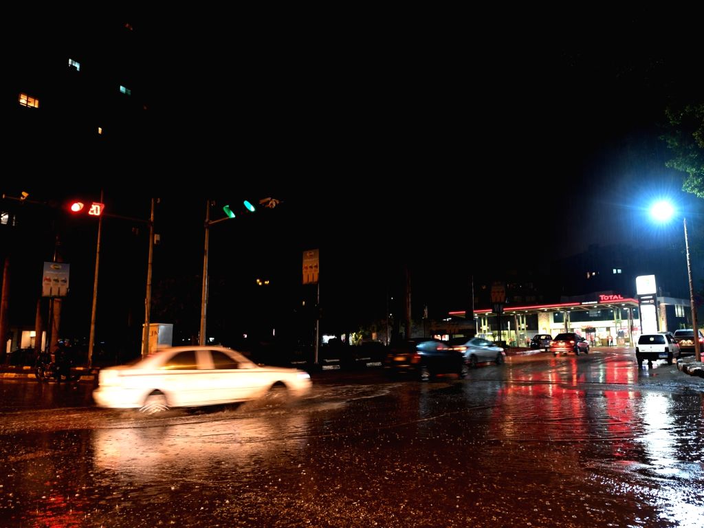 Alerte météo : 5 signes astrologiques doivent rester chez eux