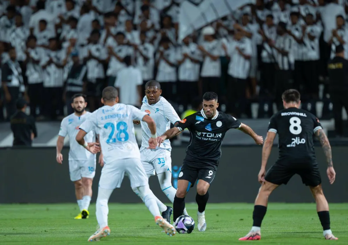 تعادل الشباب والفتح في الدوري السعودي 1-1