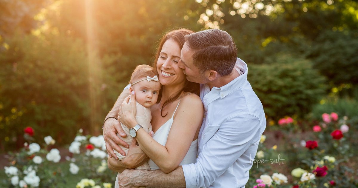 الحمودي يحتفل بقدوم ابنته الهنوف