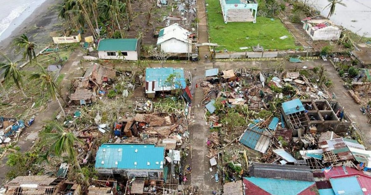 Typhoon Man Yi devastates homes in the Philippines