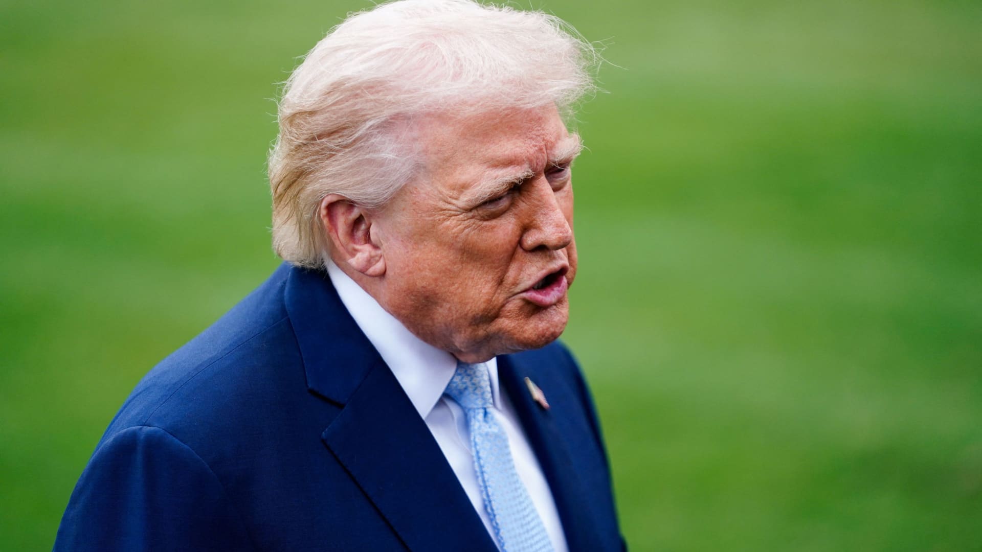 Trump amenaza con trasladar agentes ICE a aeropuertos