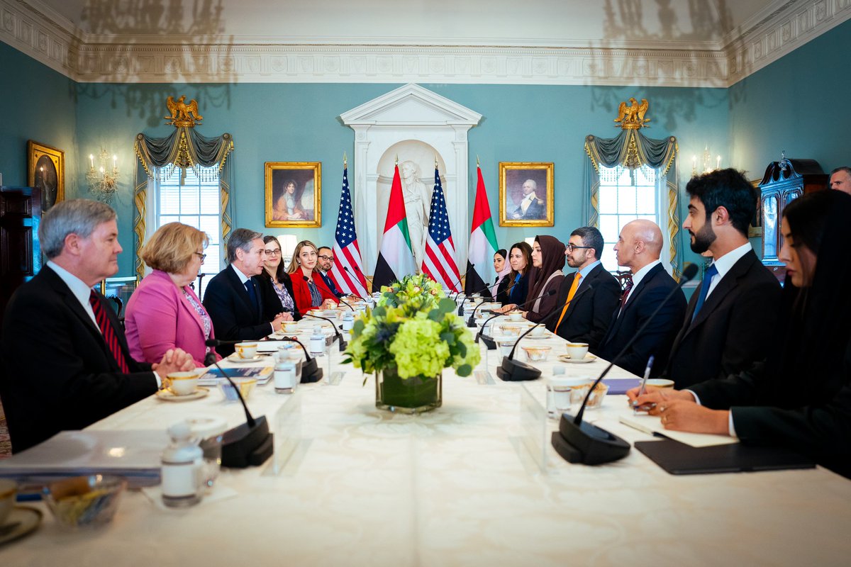 تعزيز العلاقات الإماراتية السويدية