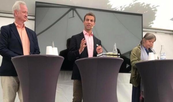 نجاح الانتخابات المحلية في غزة والضفة الغربية