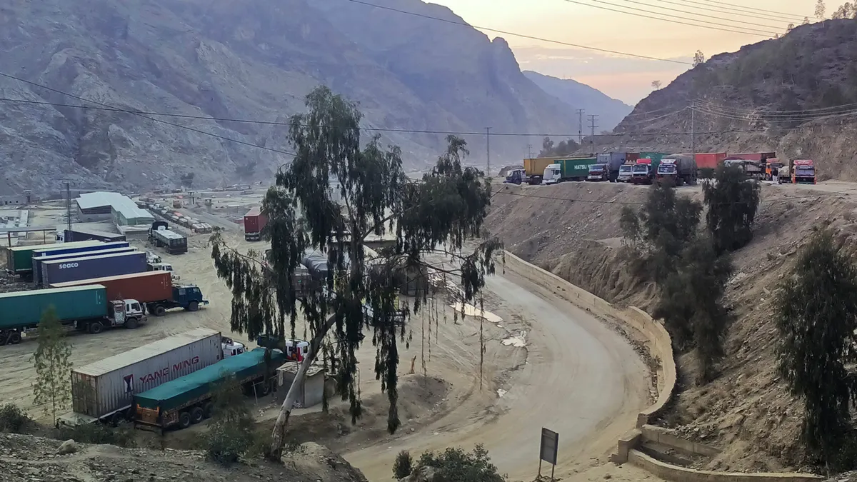 Afghanistan beschuldigt Pakistan grenzüberschreitende Angriffe