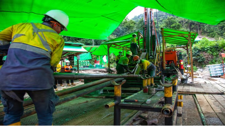 مشروع إندونيسي لتطوير صناعة النحاس والذهب