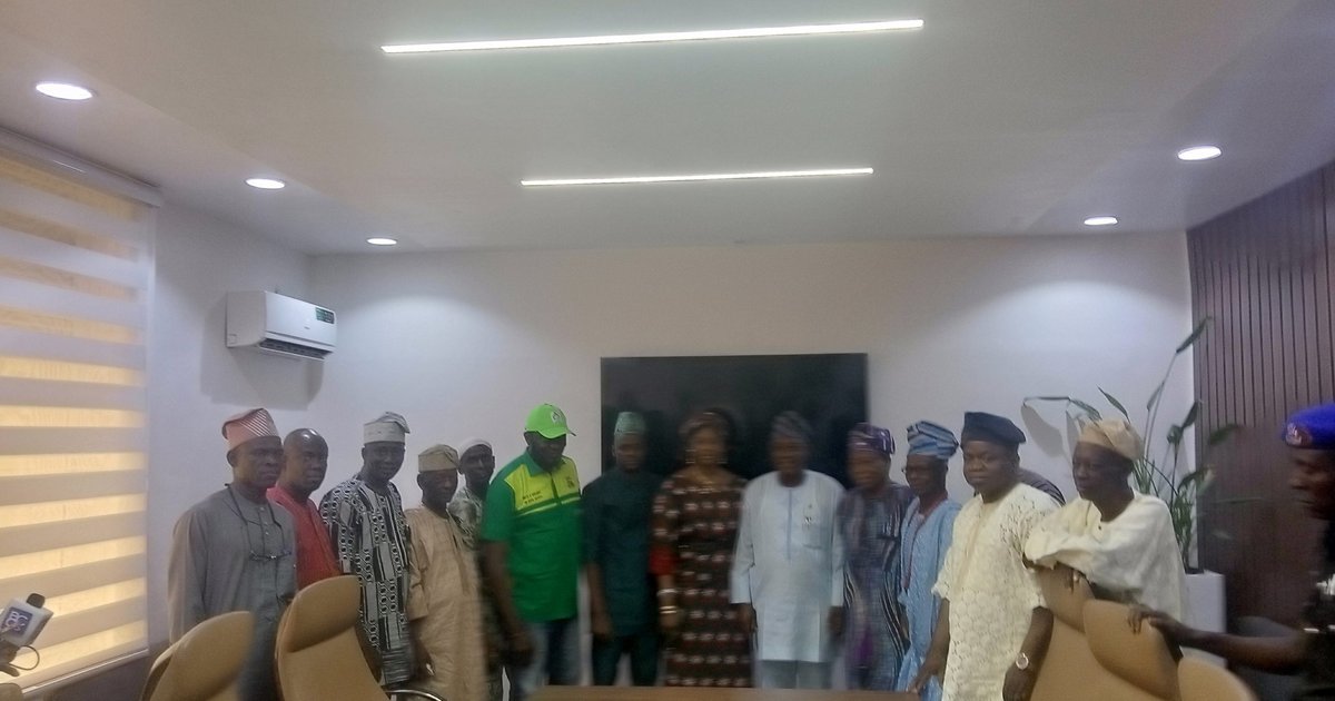 Accueillir le président de l'Association d'activités sportives