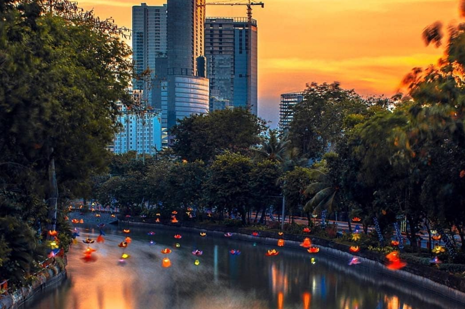 تقديم وجبات متنوعة للحجاج في سورابايا