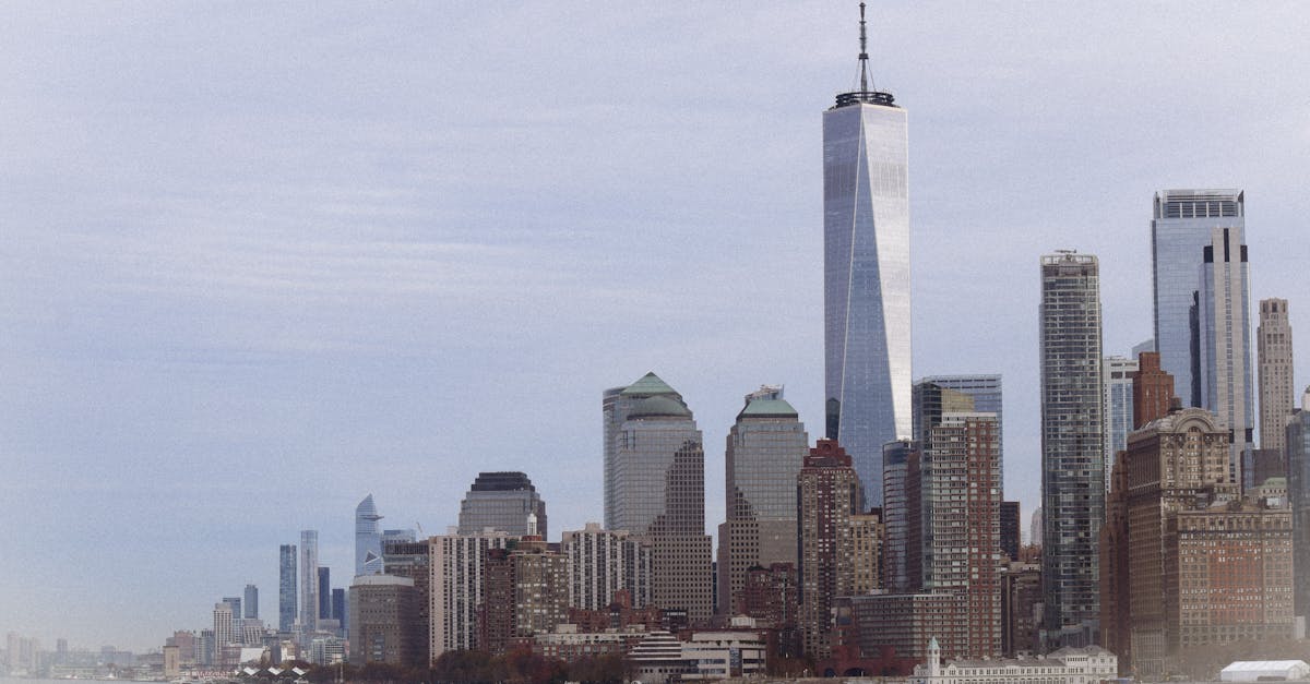 هجمات صاروخية إيرانية على دول الخليج: تصعيد عسكري جديد