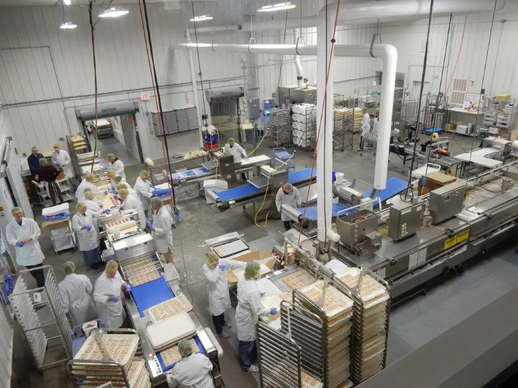 إندونيسيا تعزز الأمن الغذائي من خلال بناء 100 منشأة حديثة