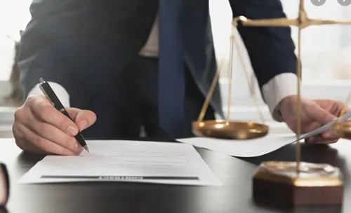 محامون يقدمون خدمات إخفاء القضايا بسرية تامة