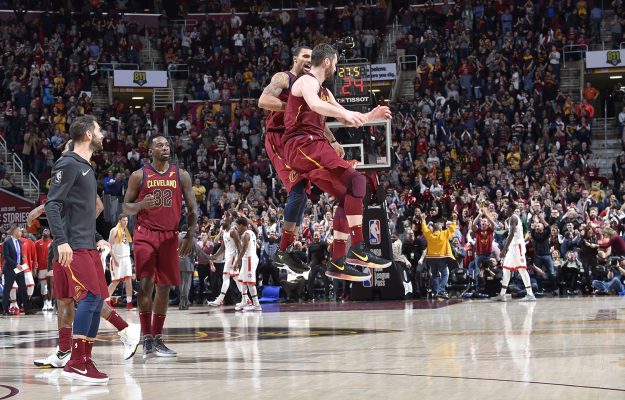 كليفلاند يتقدم 2-1 في سلسلة المباريات ضد تورونتو