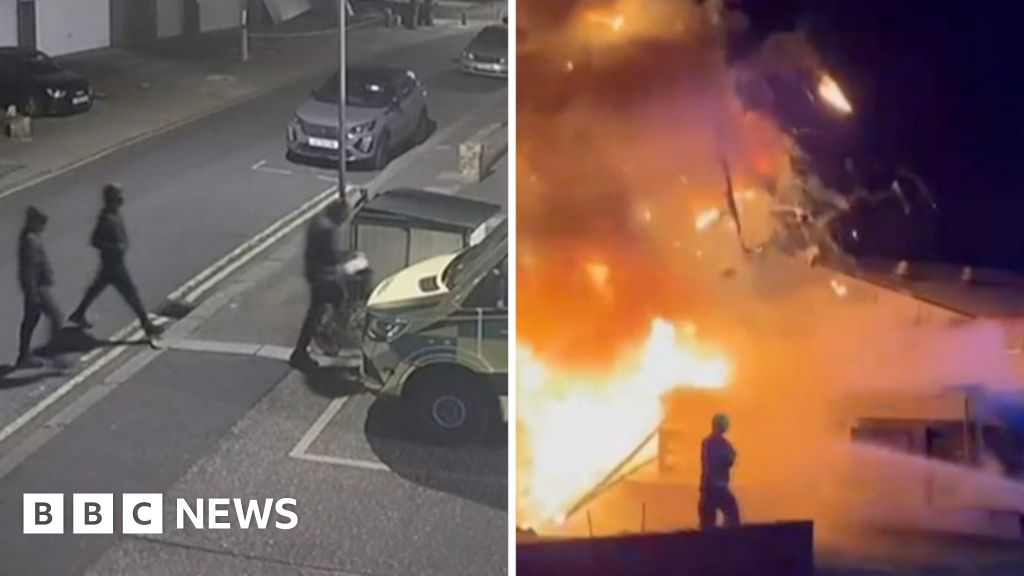 نیویارک میں ایمبولینسوں پر حملے کی لمحہ ریکارڈ کی گئی