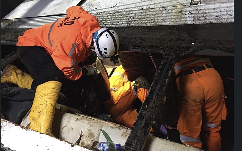 حادث سقوط حافلة في إندونيسيا: جهود البحث مستمرة