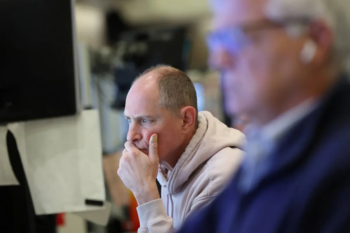 تراجع أسهم الذكاء الاصطناعي وارتفاع النفط في وول ستريت