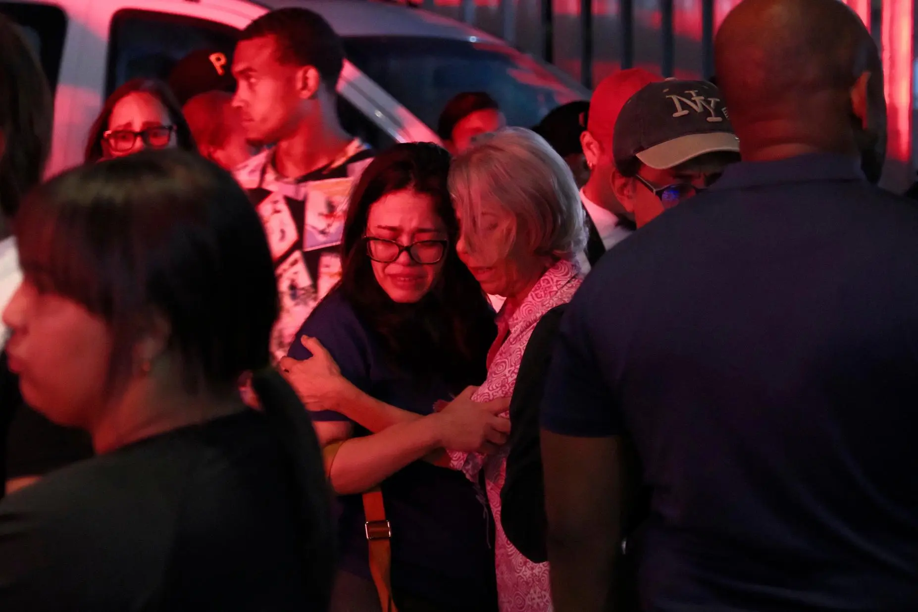 انهيار سقف نادي ليلي في الدومينيكان: شهادة موظف تكشف الحقائق