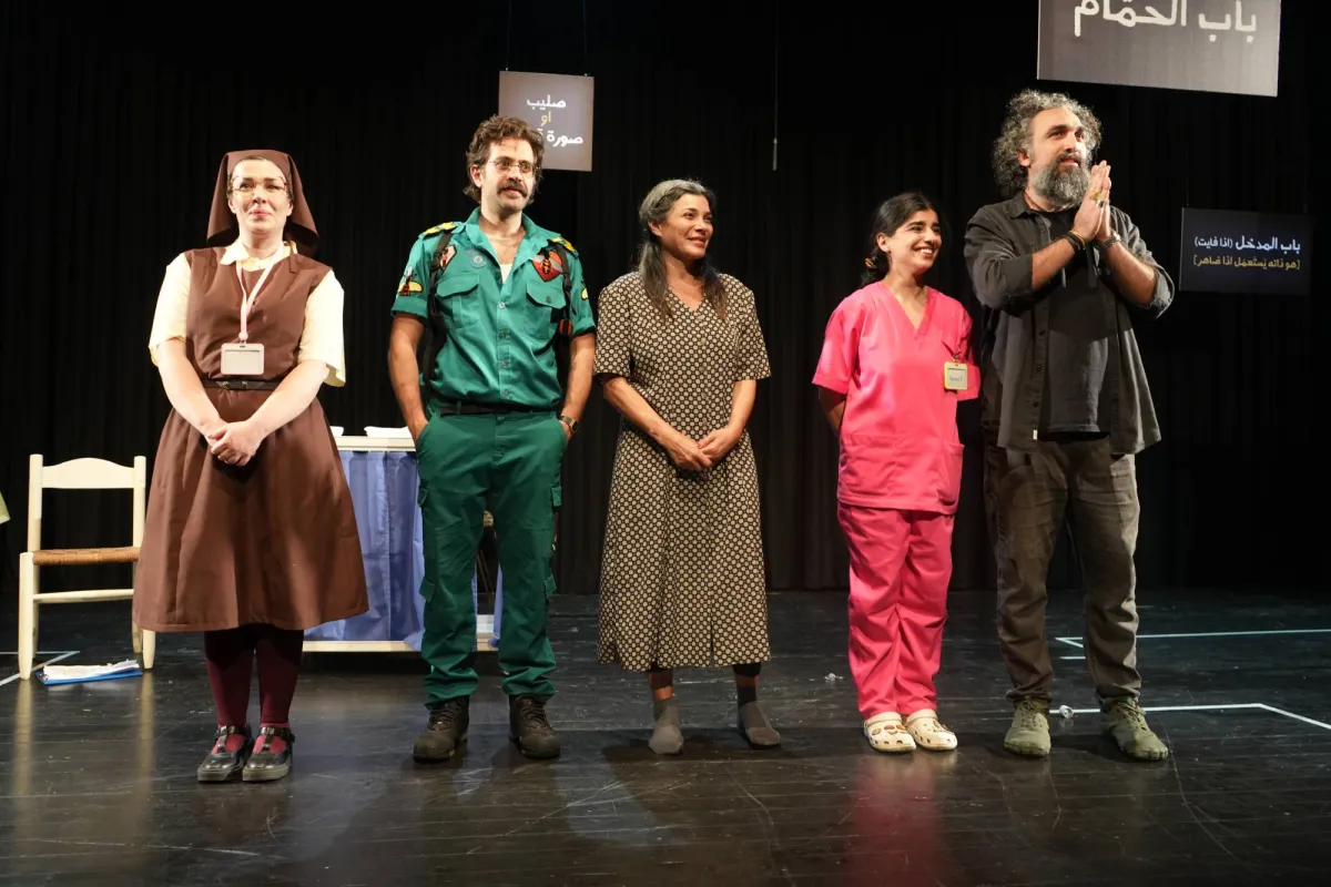 مسرحية "حنّة" توازن بين الكوميديا والواقع اللبناني