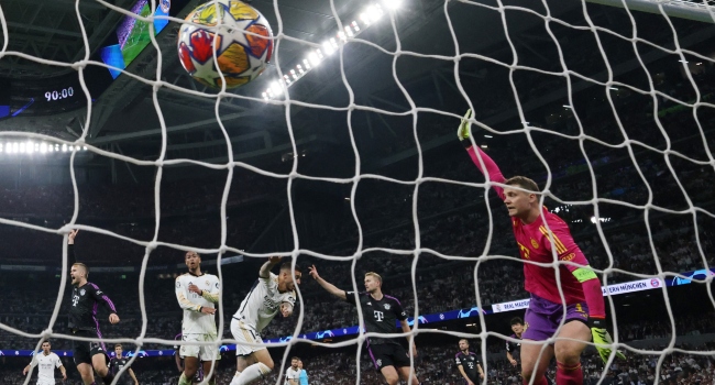 نوير يتألق ويقود بايرن ميونيخ للفوز على ريال مدريد