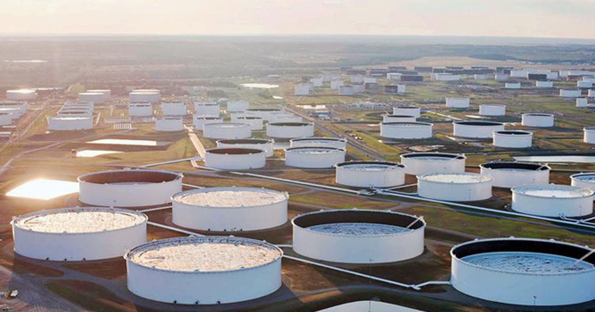 انخفاض مخزونات البنزين الأمريكية وتأثيره على السوق