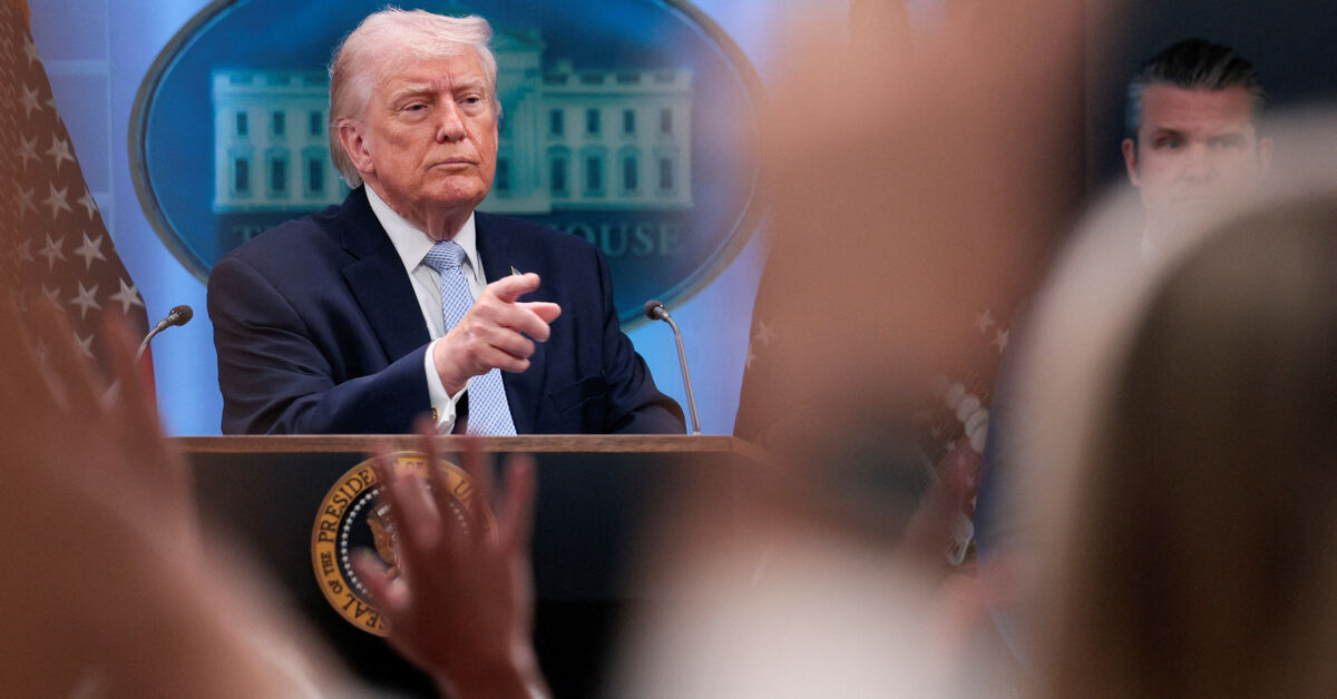 ترامب يدعو الإيرانيين للانتفاض ضد حكومتهم