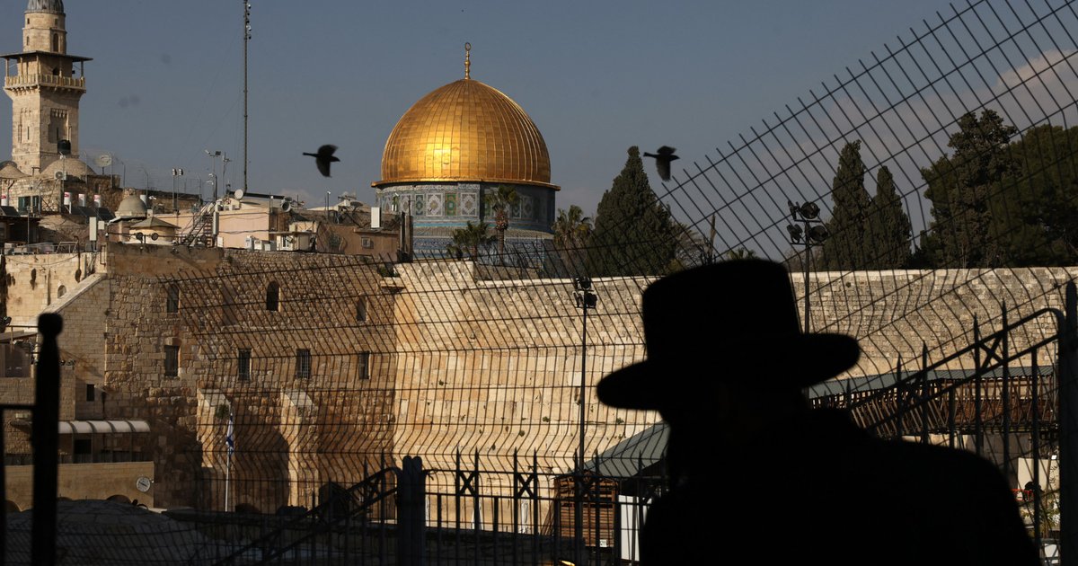 Israel Extends Closure of Al-Aqsa Mosque Until Mid-April
