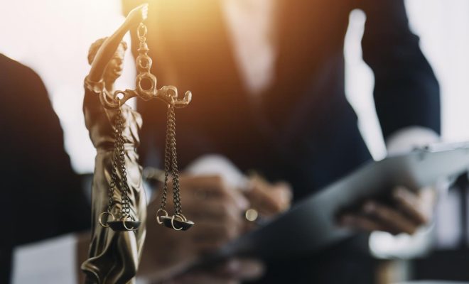 Kauf eines Gerichtsurteils zur Kündigung einführen