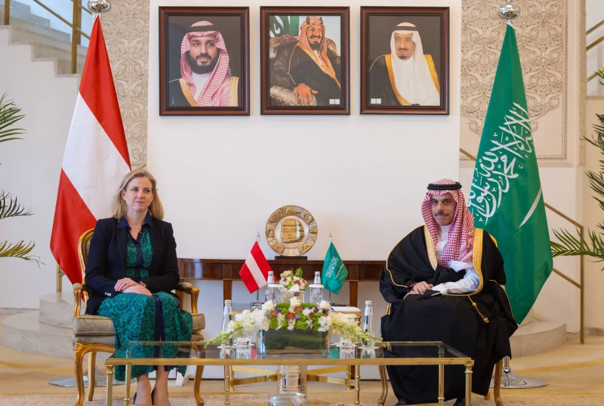 بحث مستجدات المنطقة بين السعودية والنمسا