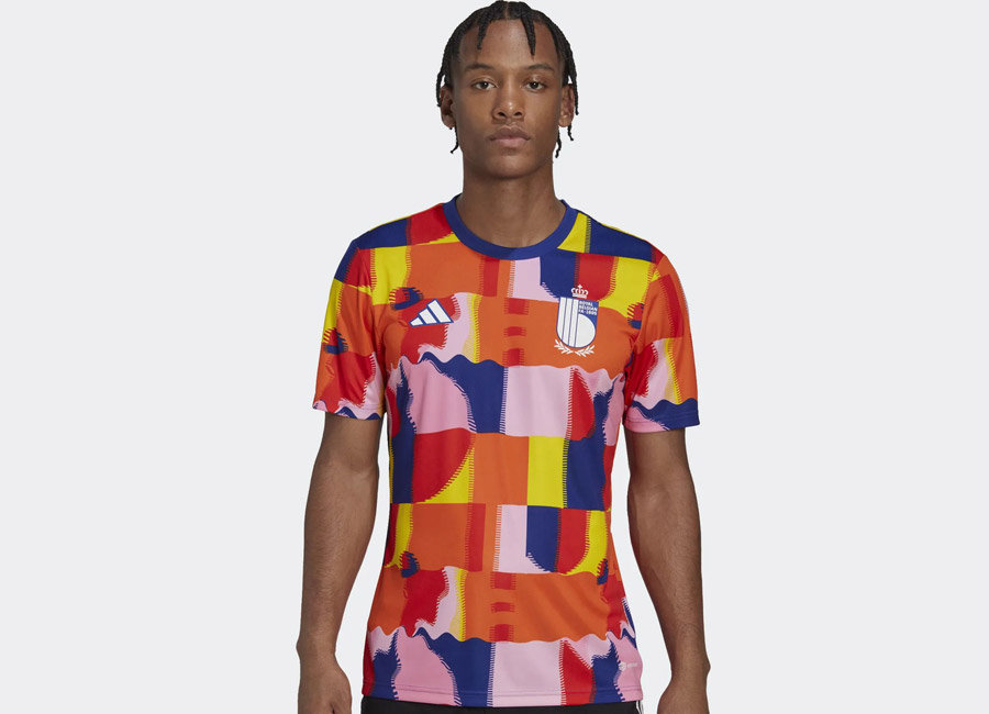 Confusion des couleurs des maillots lors d'un match amical