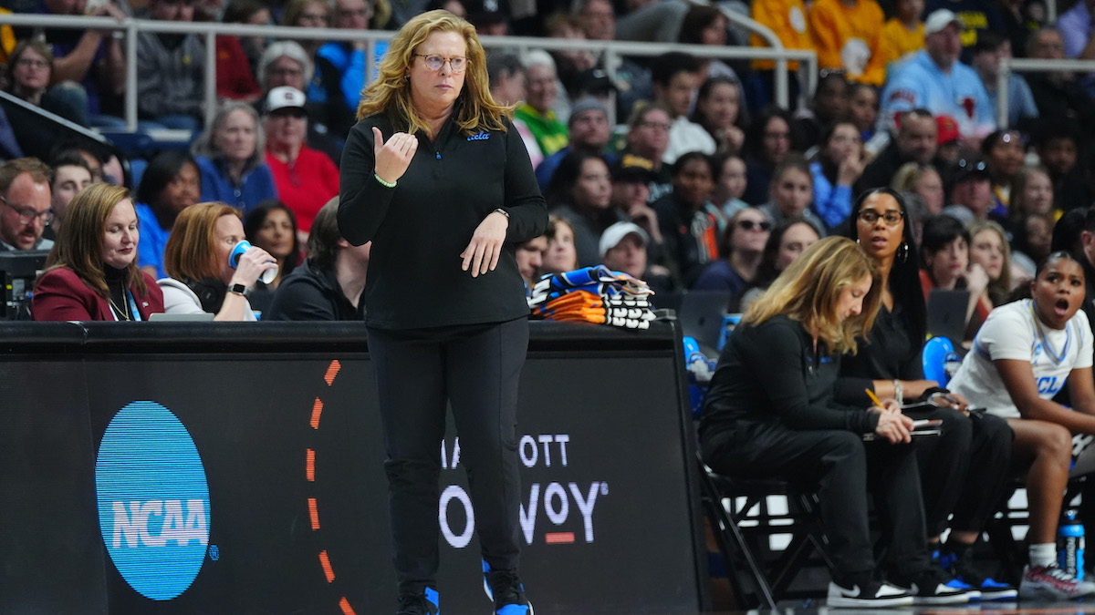 توتر قبل نهائي البطولة بين ستالي وكلاوز