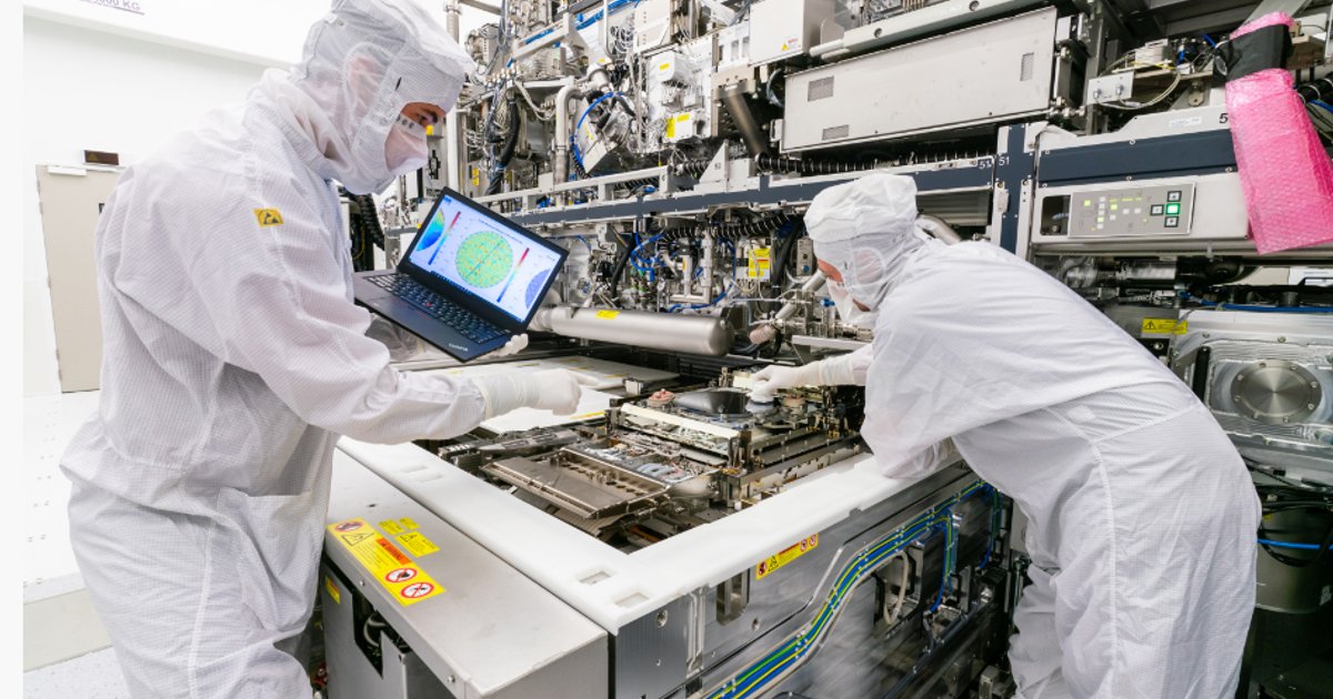 تراجع أسهم ASML بسبب قيود تصدير أمريكية جديدة