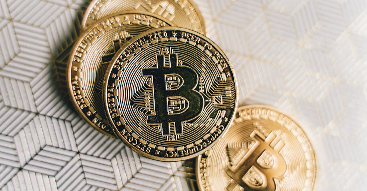 بيتكوين تهبط بعد بيع استراتيجي يُزعج متداولي العملات الرقمية