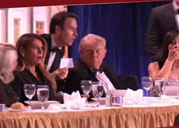 ميلانيا ترمب تنقذ زوجها من خطر غير متوقع