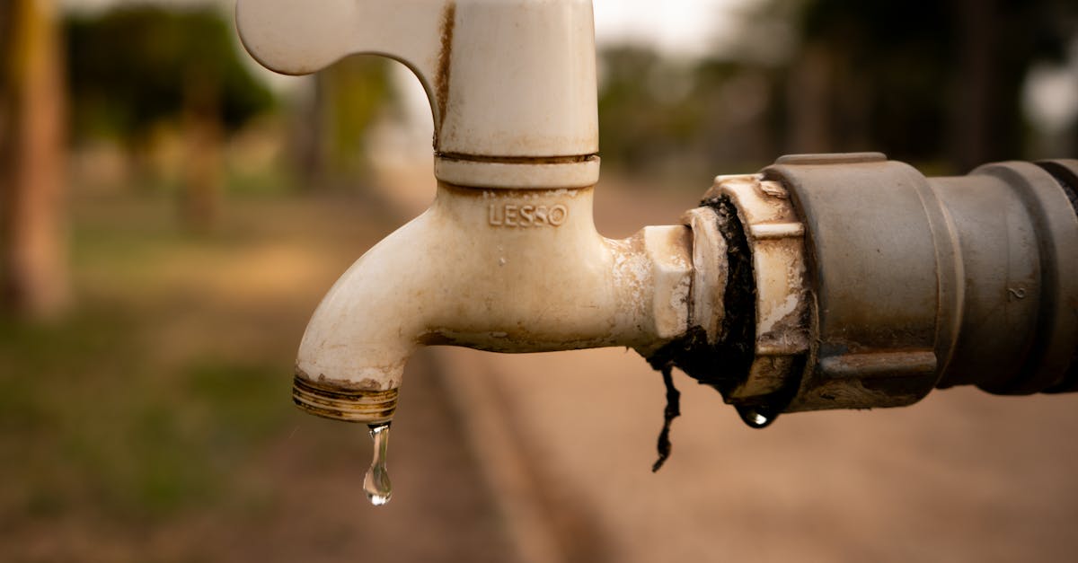 إصلاح كسر بخط مياه الشرب في كفر الشيخ