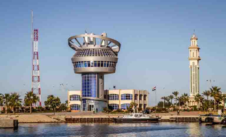 ميناء دمياط يعزز مخزون القمح في صوامع القطاع العام