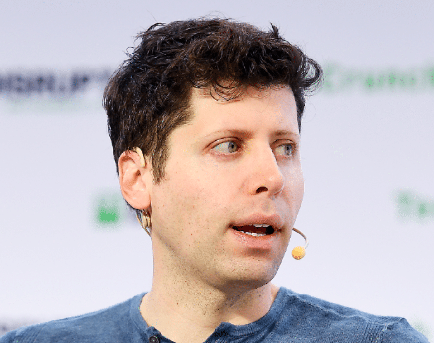 تحذيرات من تسارع الذكاء الاصطناعي