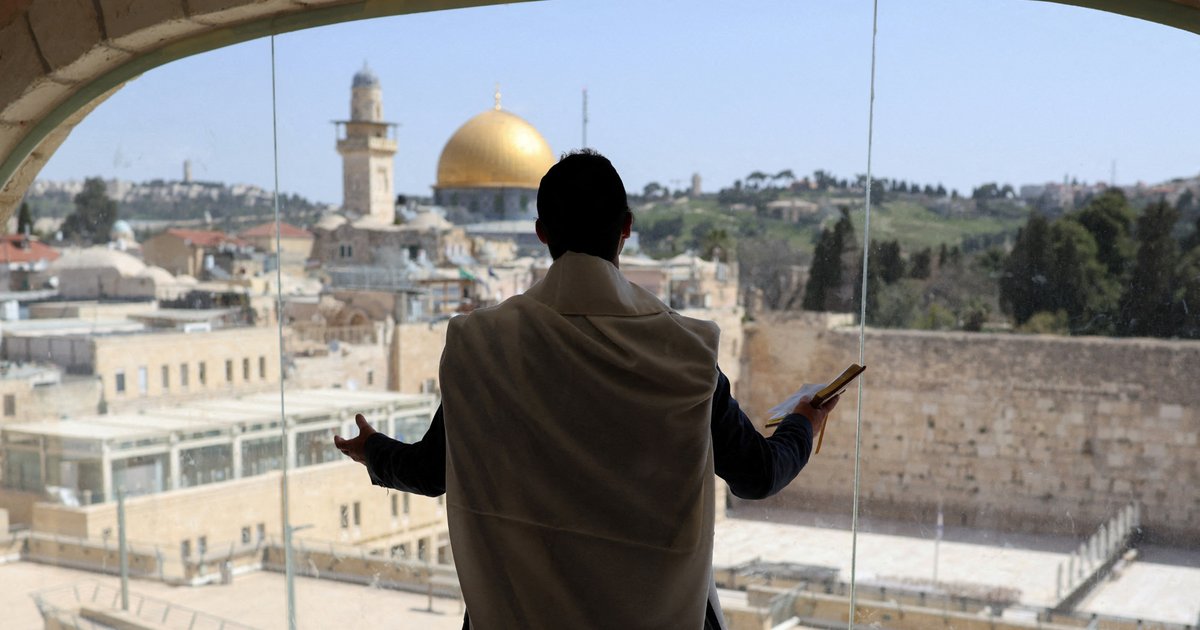 إغلاق المسجد الأقصى وتأثيره على حرية العبادة