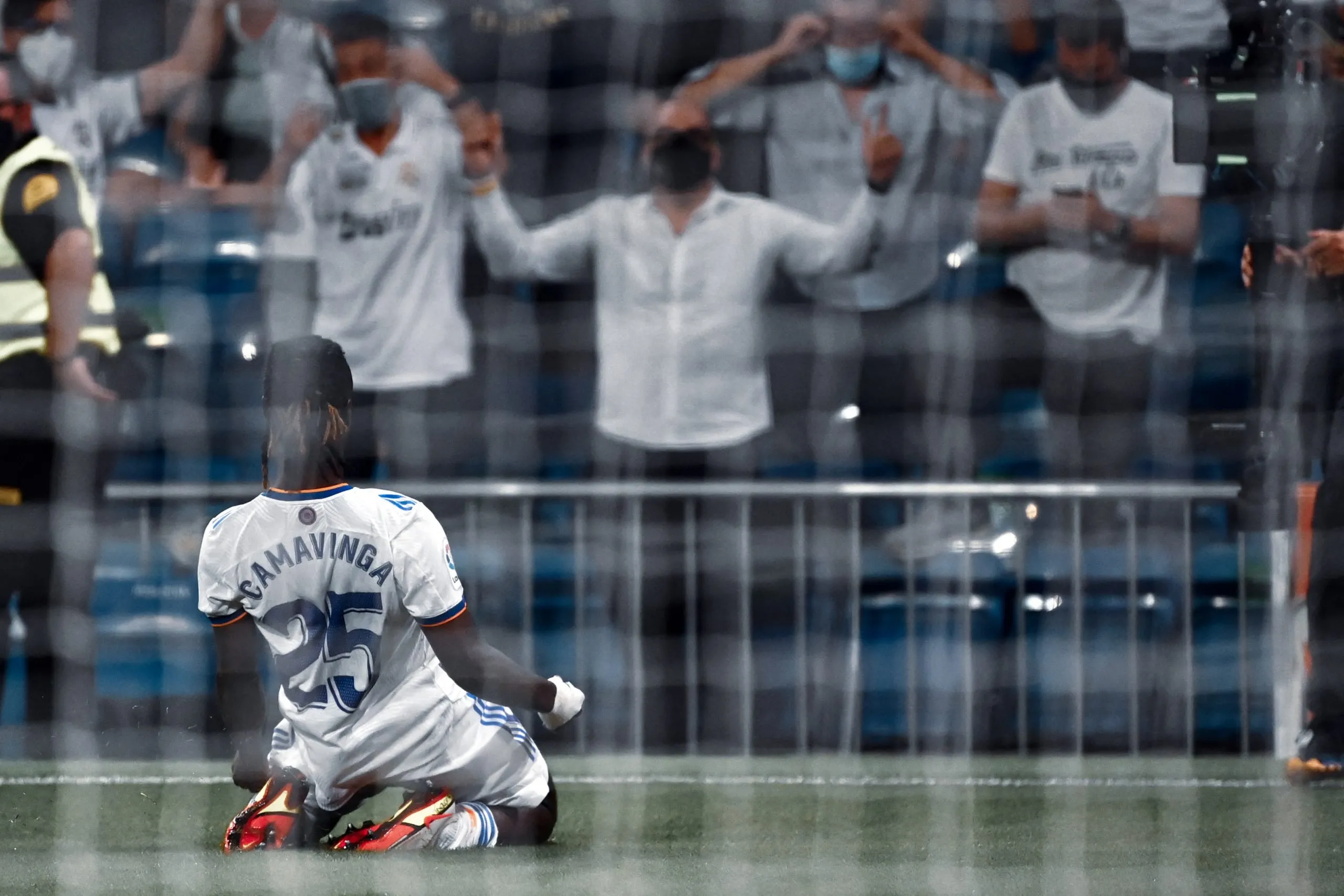 كامافينغا يرفض الانتقال ويثير الجدل في ريال مدريد