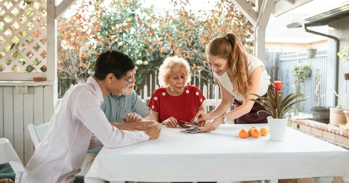 Study Reveals Reasons for Adult Children Visiting Parents Less