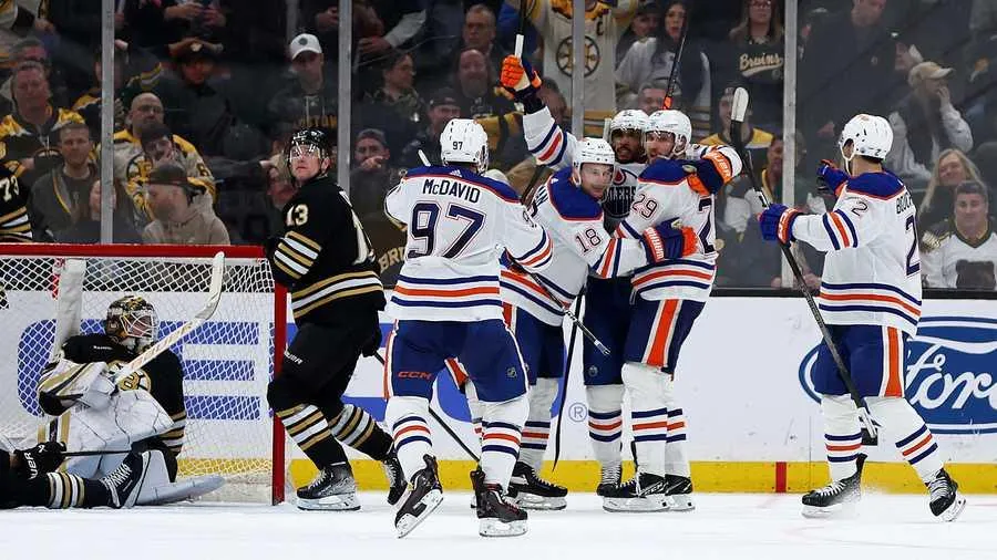 Manmouth remporte une victoire dramatique en hockey