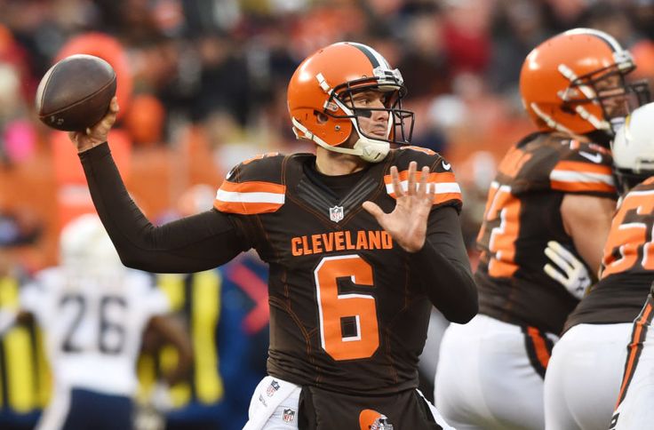 Révèle l'inégalité des opportunités dans la bataille du quarterback