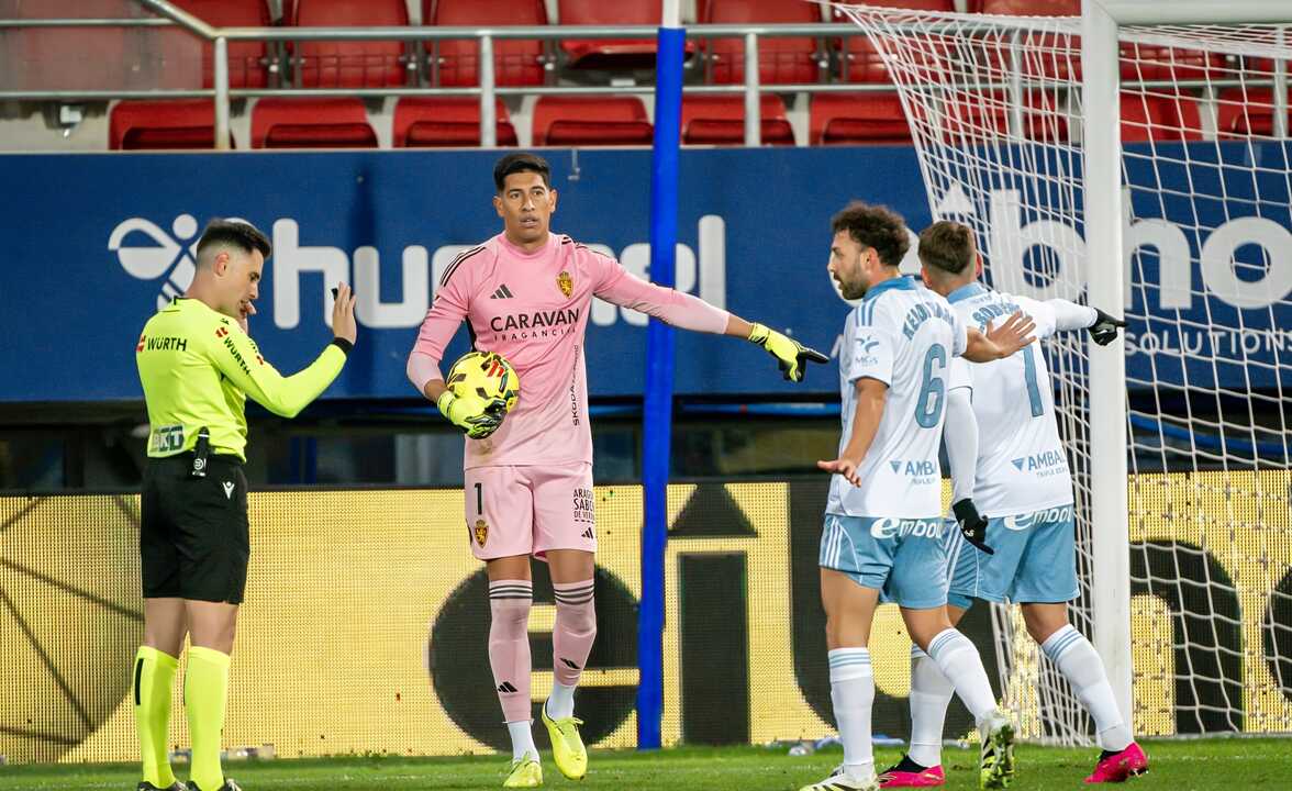 إيقاف حارس مرمى ريال سرقسطة 13 مباراة