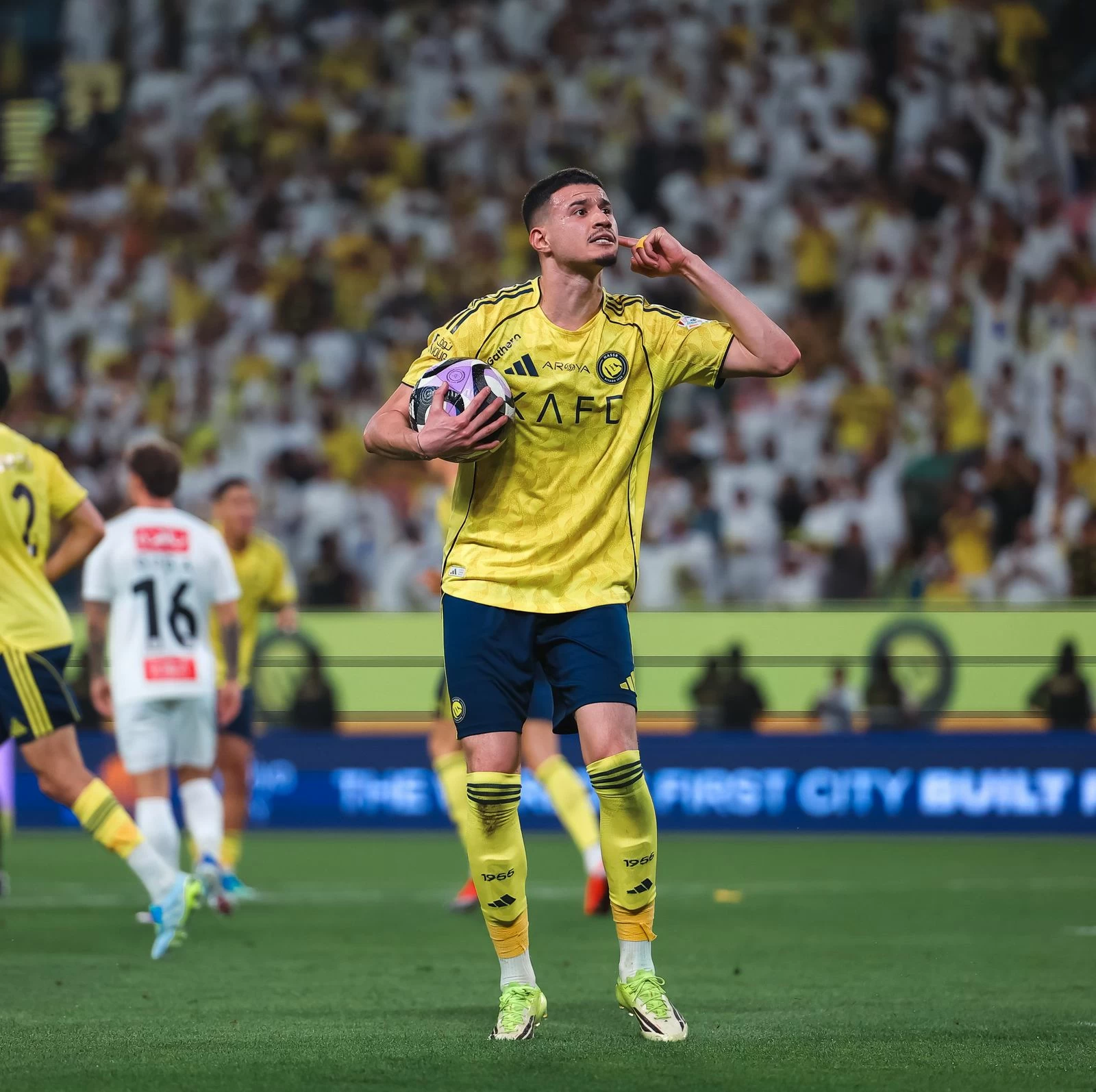 Abdullah Al-Hamdan glänzt in der Roshan-Liga