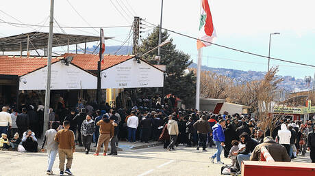 تراجع إسرائيلي عن استهداف معبر المصنع