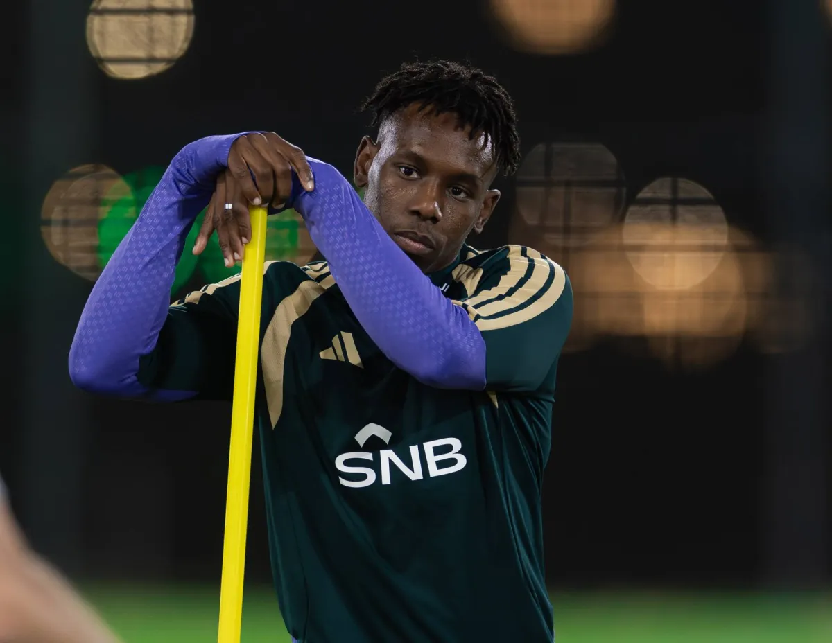 استبعاد زكريا هوساوي من معسكر الأخضر بسبب الإصابة