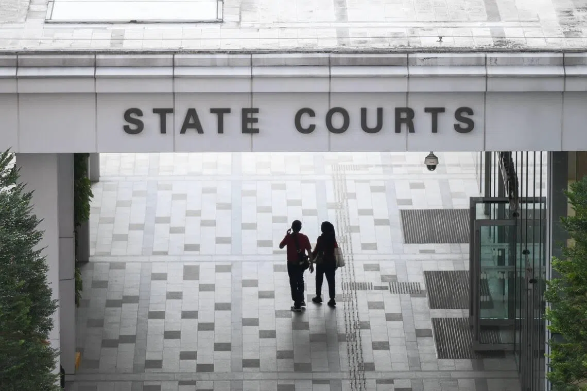 سجن امرأة صينية لاختلاس 4.8 مليون دولار