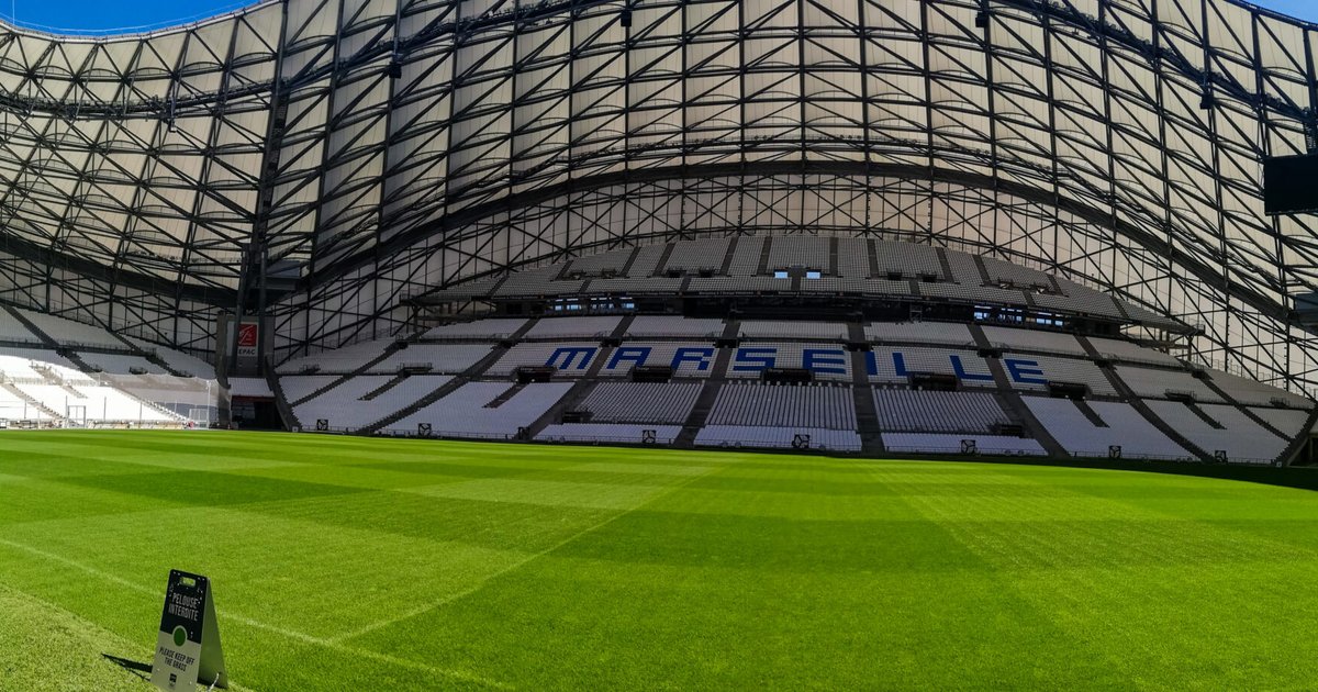 Olympique de Marseille et son équipe féminine au Vélodrome
