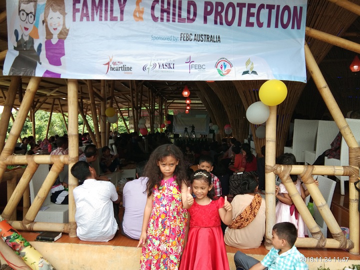 Protection des enfants en ligne : l'Indonésie prend des mesures