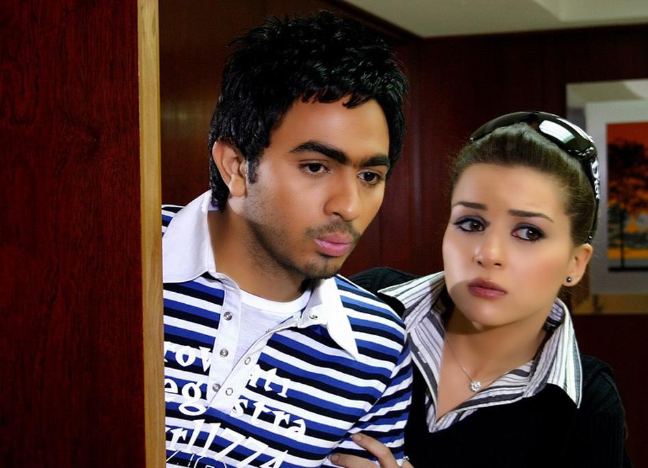 تامر حسني يرقص الدبكة مع سفير فرنسا في مصر