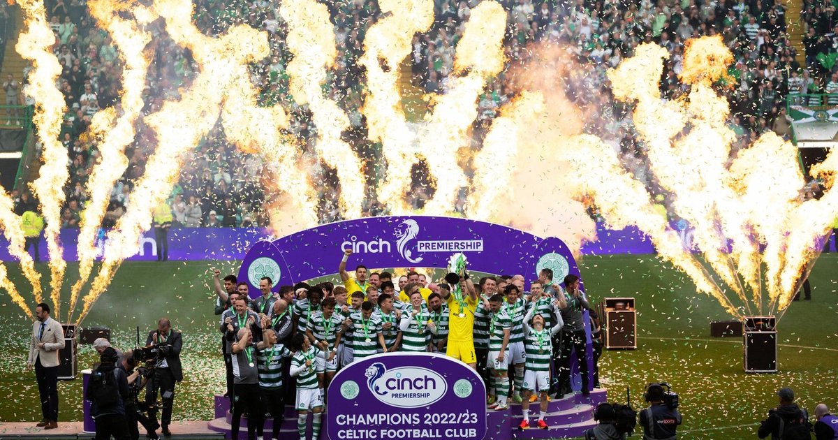 سيلتيك يتوج بلقب الدوري الاسكتلندي بعد فوز مثير